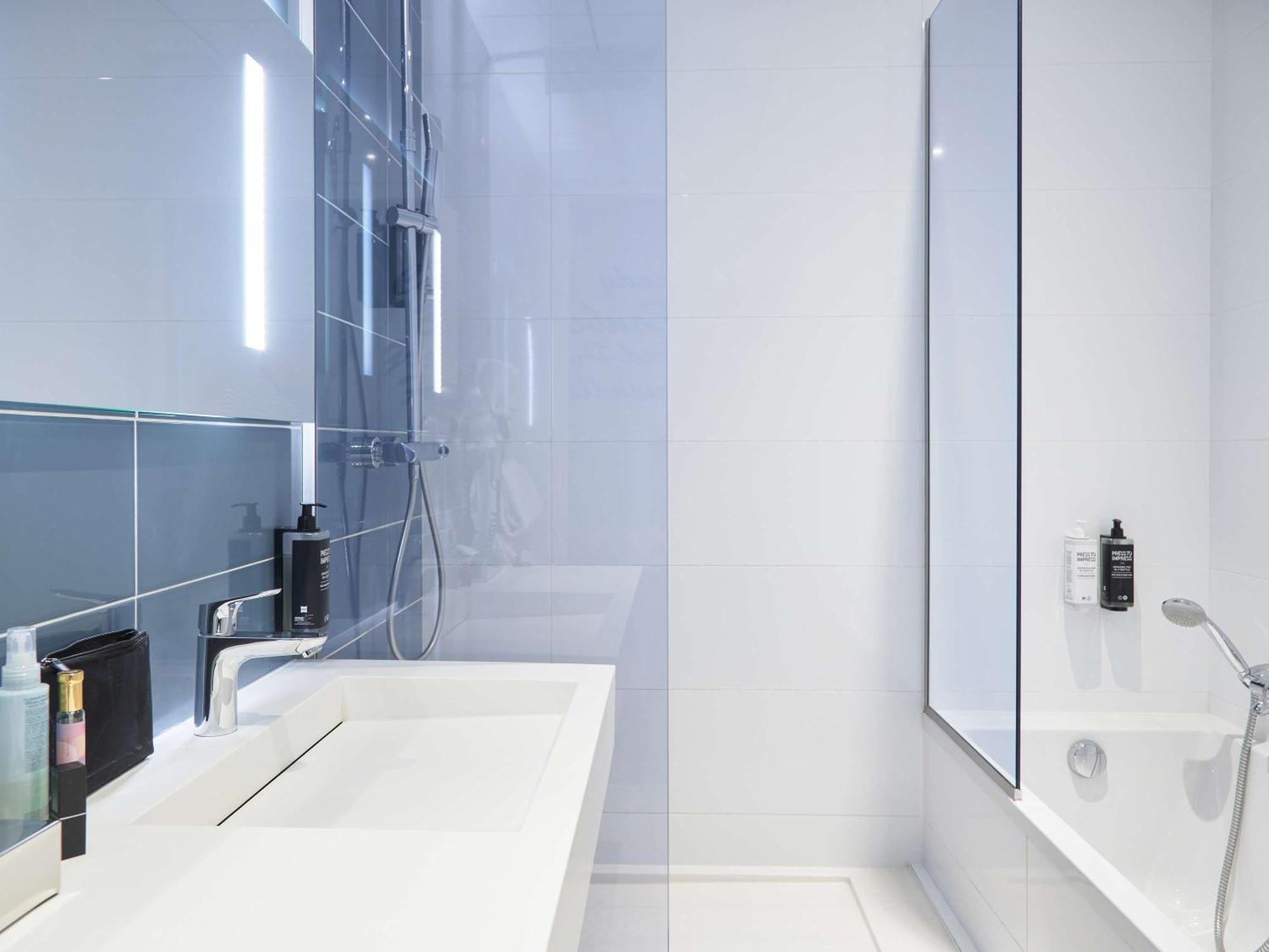 Отель Ibis Styles Montelimar Centre Экстерьер фото