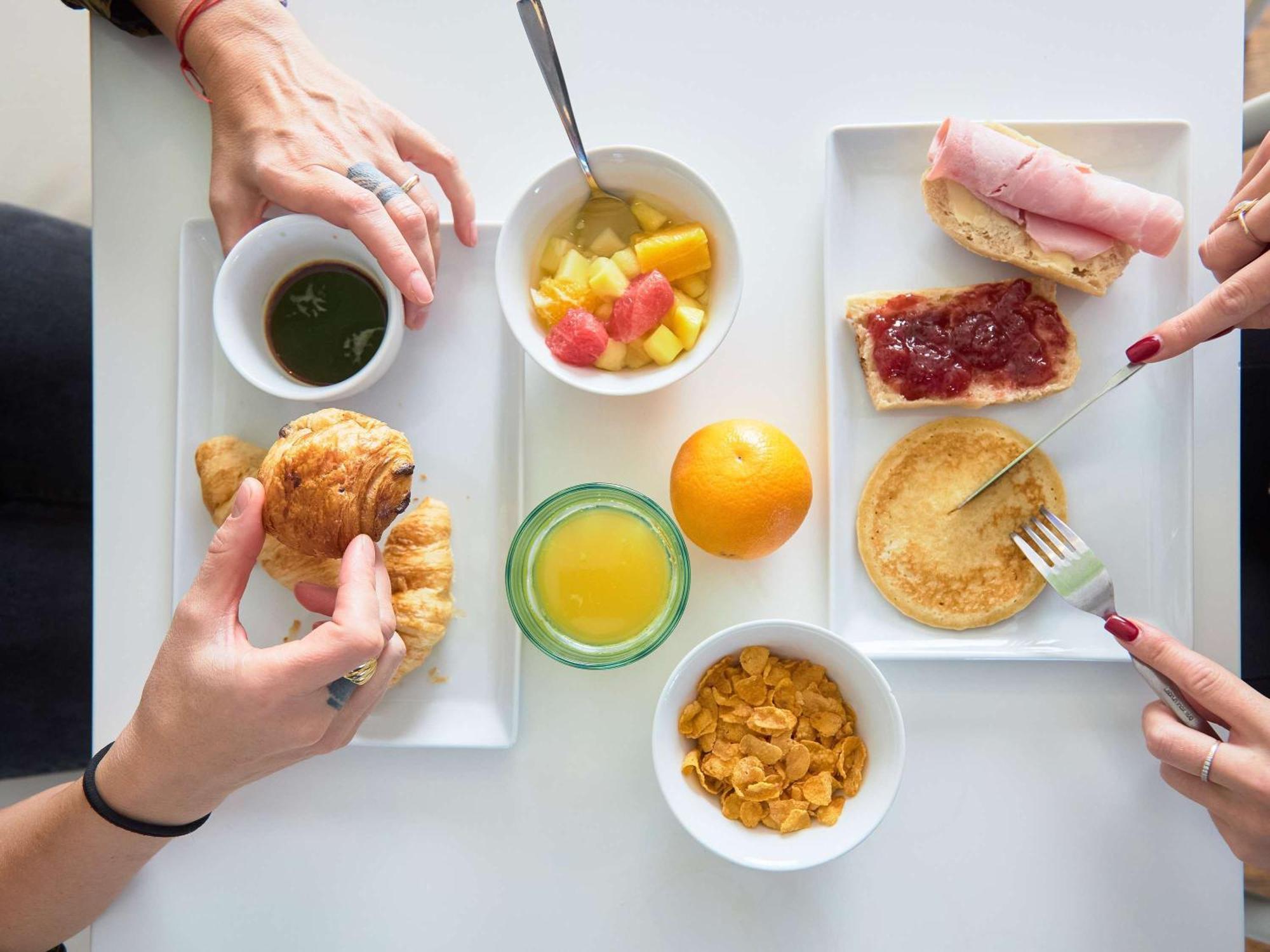 Отель Ibis Styles Montelimar Centre Экстерьер фото
