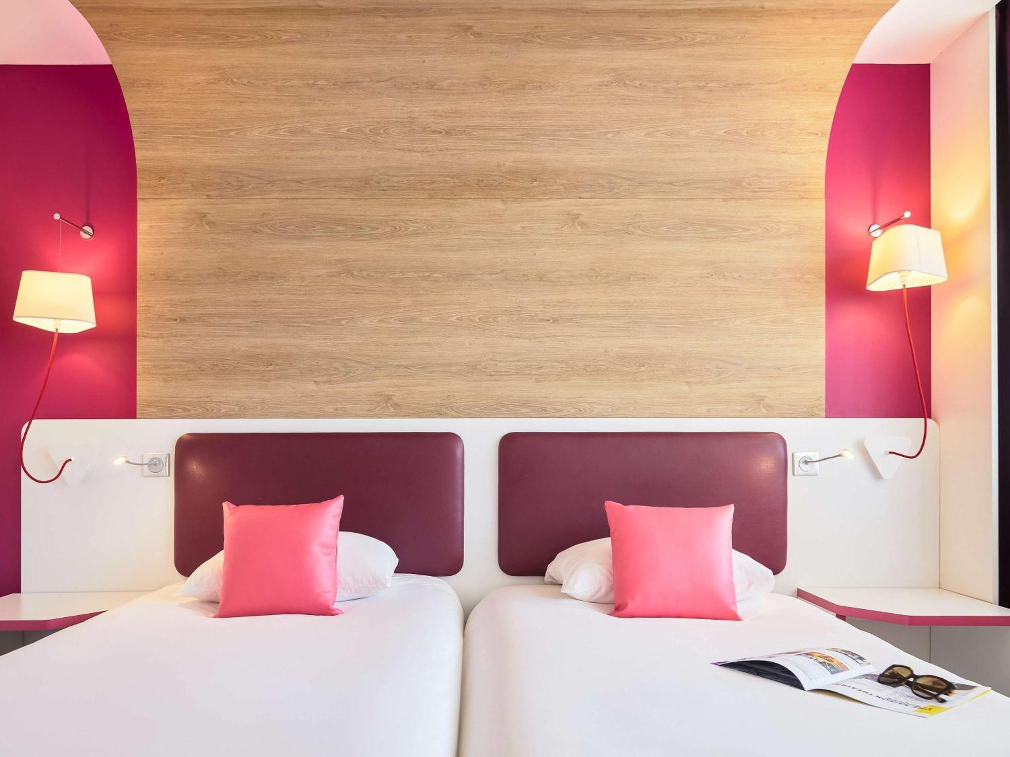 Отель Ibis Styles Montelimar Centre Экстерьер фото
