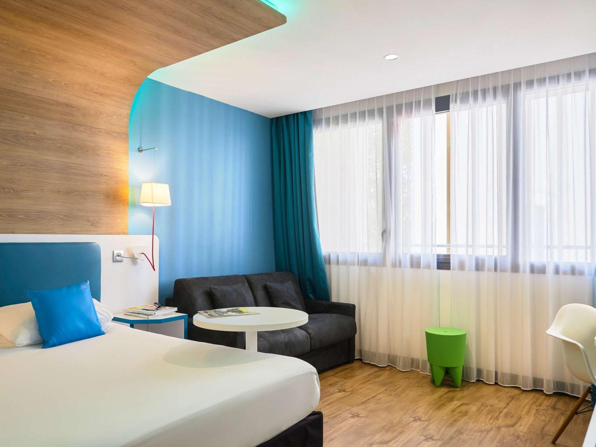 Отель Ibis Styles Montelimar Centre Экстерьер фото