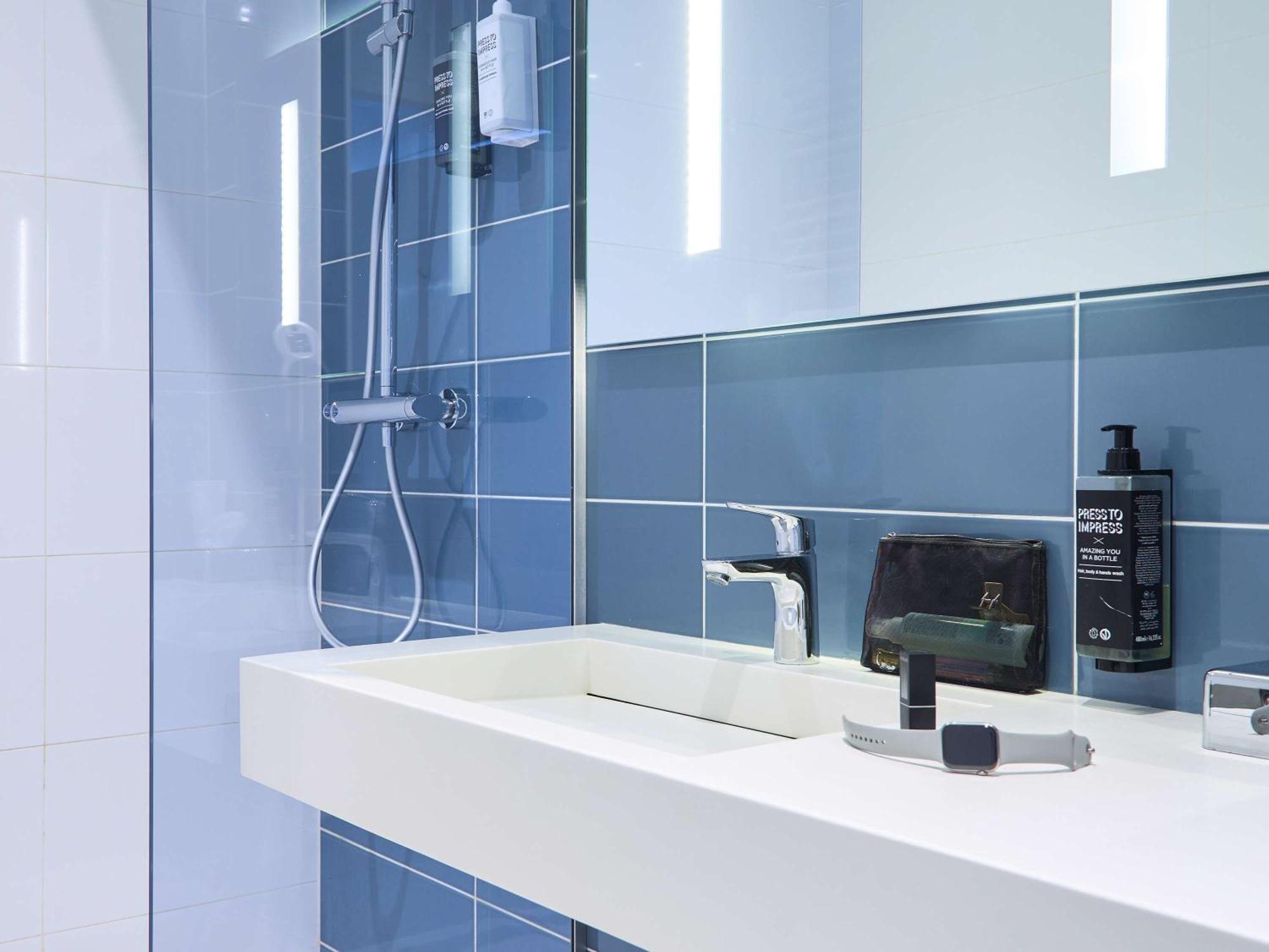 Отель Ibis Styles Montelimar Centre Экстерьер фото