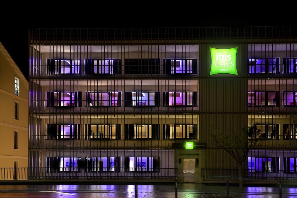 Отель Ibis Styles Montelimar Centre Экстерьер фото