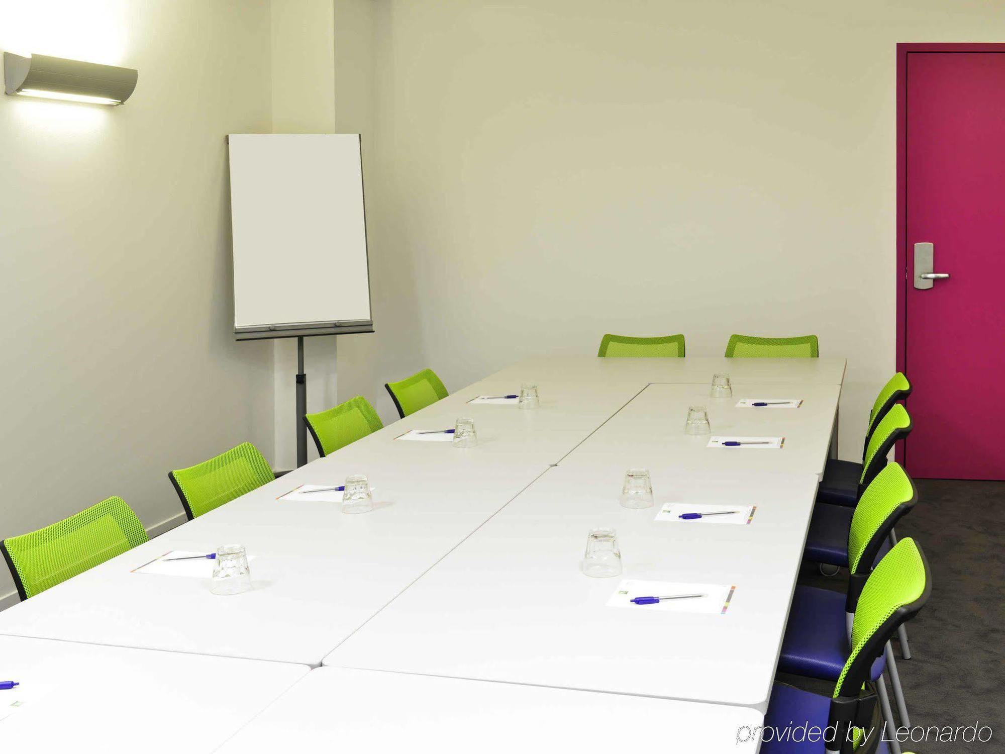 Отель Ibis Styles Montelimar Centre Экстерьер фото