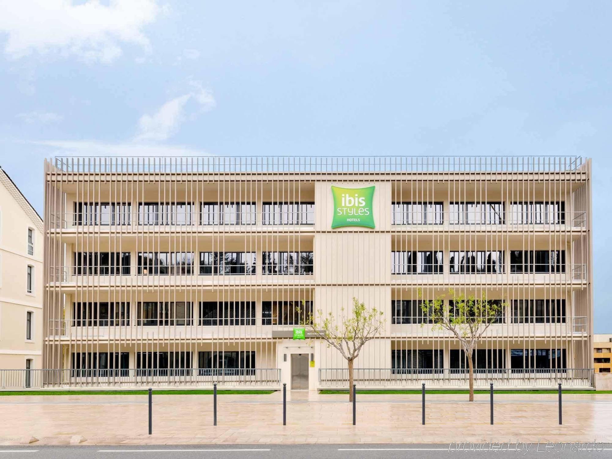 Отель Ibis Styles Montelimar Centre Экстерьер фото